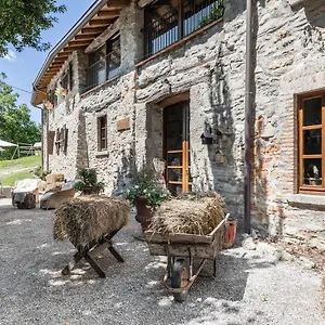  Agroturismo Cascina Mirandola Italia